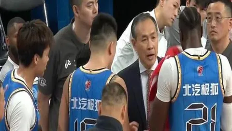 【巅峰对决，背靠背对决！国王与猛龙，谁能笑傲江湖？】